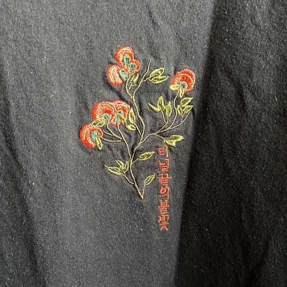Urban Outfitters Embroidered Graphic T-Shirt - Picture 2 of 2